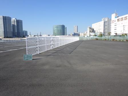 フェンスの施工現場イメージ（仮素材）